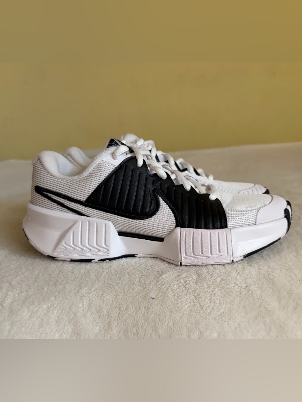 Nike Kids White and Black Low-Top Sneakers